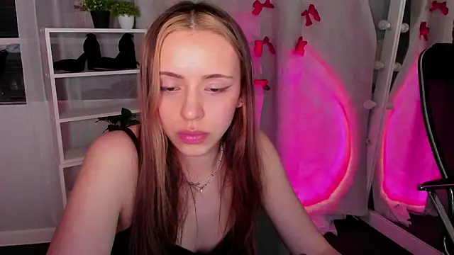 Sahara Shields online show from February 25, 4:31 pm