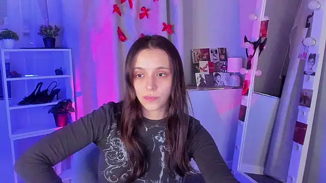 Sahara Shields online show from September 14, 10:36 am