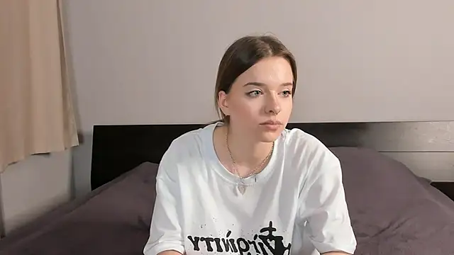 MonaClive online show from January 19, 10:50 am