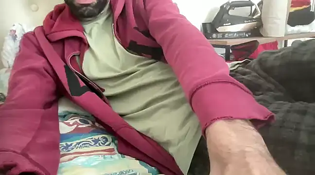 Snapshot of mrbiggdickk34 chatting on January 24, 9:17 am mrbiggdickk34 online show from January 24, 9:17 am