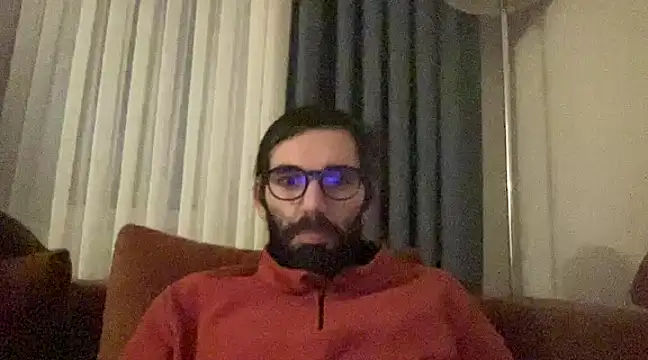 Snapshot of mrbiggdickk34 chatting on February 4, 4:05 am mrbiggdickk34 online show from February 4, 4:05 am