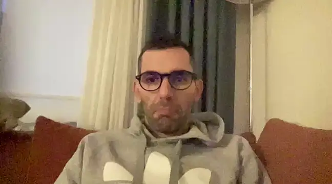 Snapshot of mrbiggdickk34 chatting on March 7, 4:22 pm mrbiggdickk34 online show from March 7, 4:22 pm