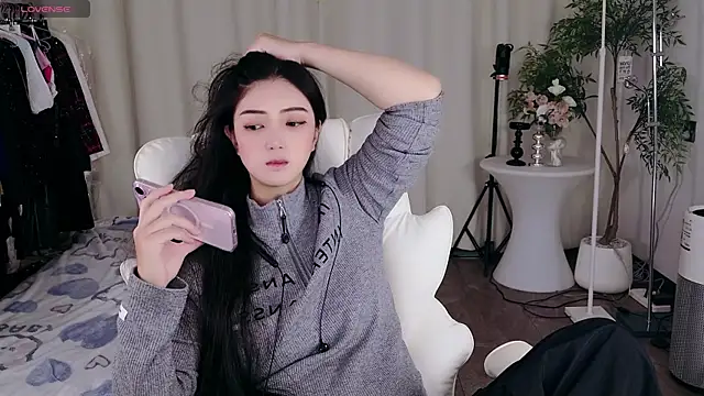 Snapshot of miaomiao-777 chatting on September 25, 1:42 am miaomiao-777 online show from September 25, 1:42 am