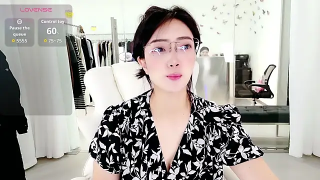 Snapshot of miaomiao-777 chatting on October 20, 2:23 am miaomiao-777 online show from October 20, 2:23 am