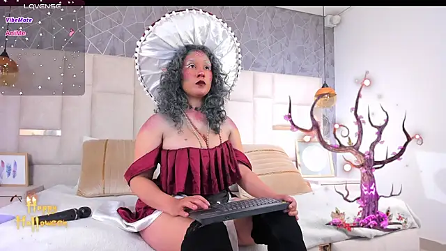 Tamara palacios online show from October 31, 7:59 pm