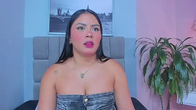 janna lopez  online show from December 18, 11:27 am