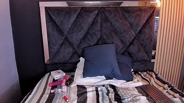Snapshot of Victoriajohns_mjs chatting on February 10, 1:11 pm Victoriajohns mjs online show from February 10, 1:11 pm