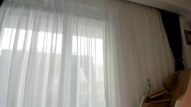 Saradiamond1 online show from November 6, 8:15 am