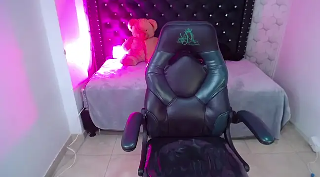 madelein m online show from January 28, 1:29 am