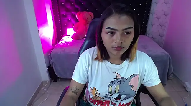 madelein m online show from January 28, 4:52 pm