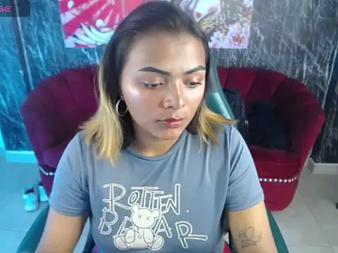 madelein m online show from February 3, 7:00 pm