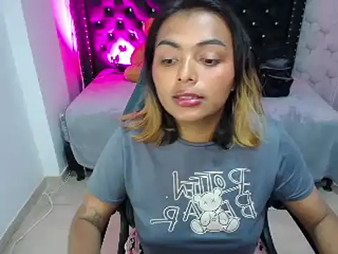 madelein m online show from February 7, 10:09 pm