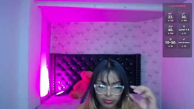 madelein m online show from February 19, 7:27 pm