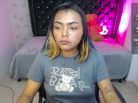 madelein m online show from February 20, 7:30 pm