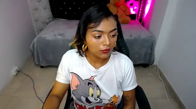 madelein m online show from March 20, 1:04 pm