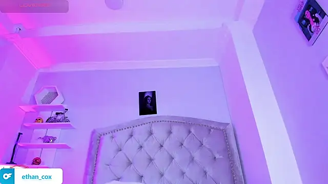 EthaanCox online show from January 15, 12:30 am