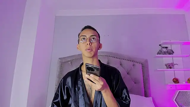 EthaanCox online show from January 17, 4:39 am