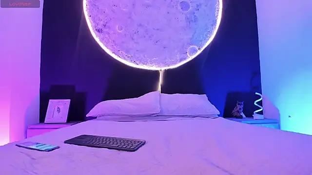 EthaanCox online show from January 24, 8:00 pm