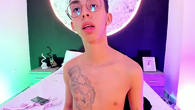 EthaanCox online show from February 19, 2:33 am