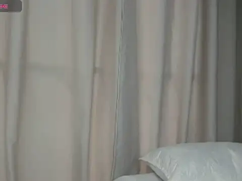 Snapshot of Missangeldust16 chatting on February 6, 8:02 pm Missangeldust16 online show from February 6, 8:02 pm