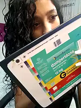 Shelley-Hack online show from February 12, 12:55 pm