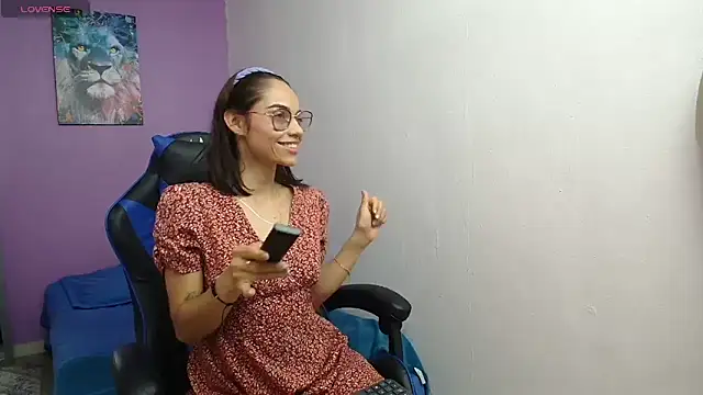 alana lara online show from February 11, 6:57 pm