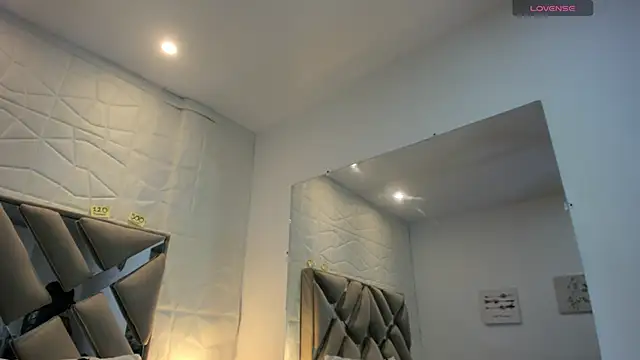 raquell moore online show from October 8, 1:14 am