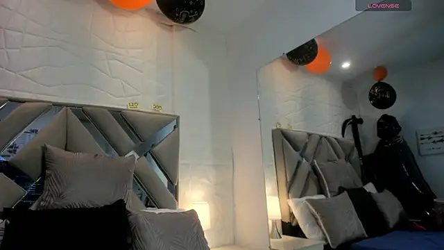 raquell moore online show from October 25, 1:07 pm