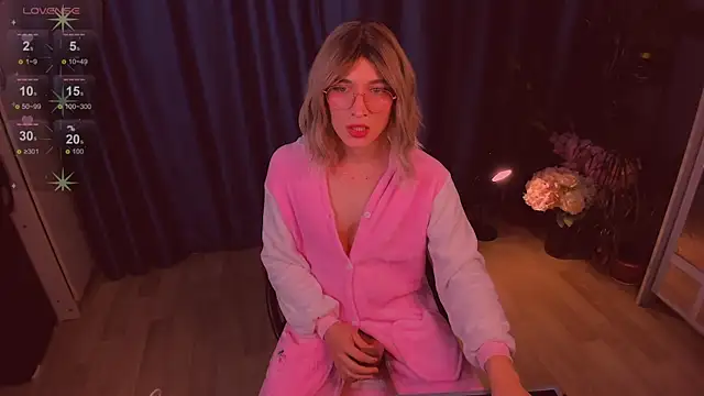 foxy jpg online show from October 14, 9:43 am