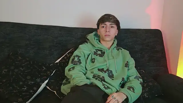 ethan and ava online show from March 6, 2:19 am