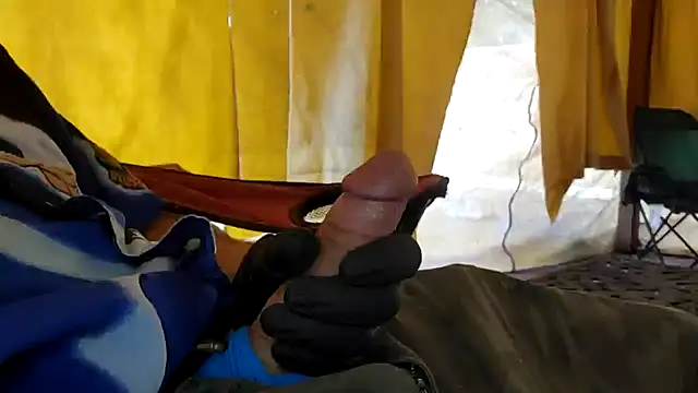 bwcbeat83 online show from October 11, 9:35 pm