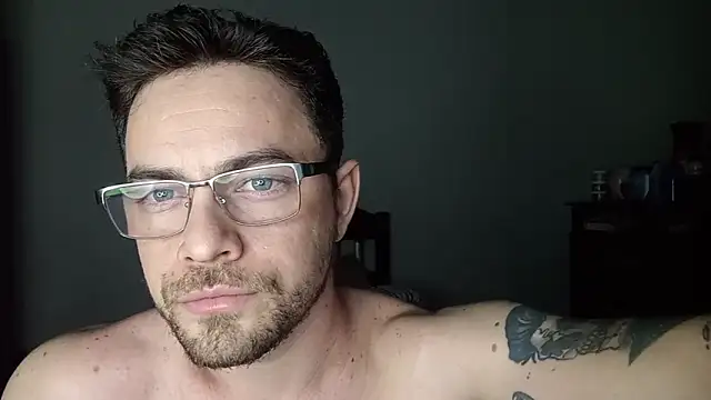 Dyllan   online show from June 17, 12:57 am