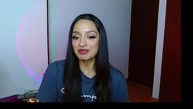 Snapshot of ravenvancleef chatting on February 18, 4:15 am ravenvancleef online show from February 18, 4:15 am