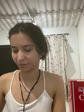 Snapshot of Bella_still chatting on March 18, 1:32 am Bella still online show from March 18, 1:32 am