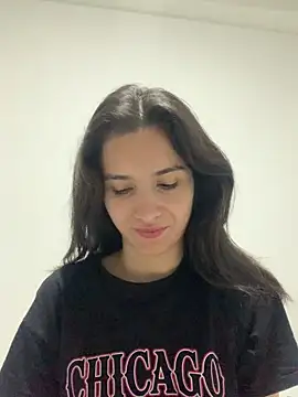 Snapshot of Bella_still chatting on September 14, 1:21 pm Bella still online show from September 14, 1:21 pm
