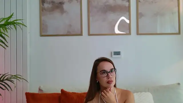 GoddessRoxana online show from July 7, 11:03 am