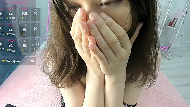 novaaskyy online show from May 12, 2:25 pm