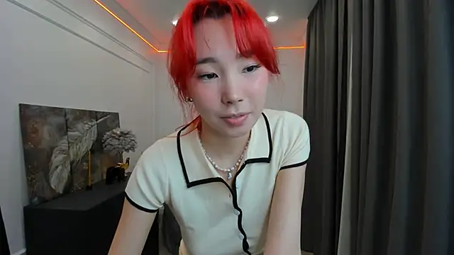 Snapshot of AnnaReyla chatting on April 22, 11:12 am AnnaReyla online show from April 22, 11:12 am