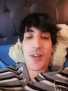 Snapshot of moutt99 chatting on January 23, 2:50 pm moutt99 online show from January 23, 2:50 pm