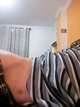 Snapshot of moutt99 chatting on January 27, 3:47 am moutt99 online show from January 27, 3:47 am