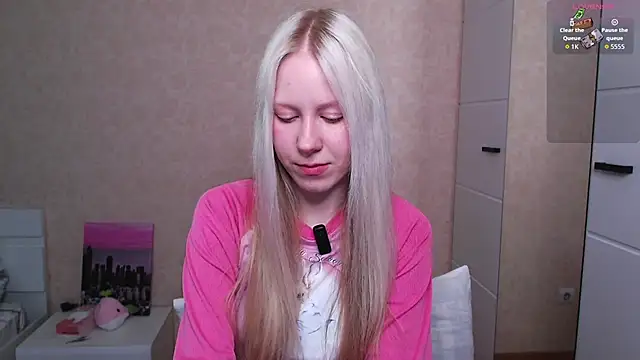 Snapshot of Mary_Kitty88 chatting on May 12, 9:45 pm Mary Kitty88 online show from May 12, 9:45 pm