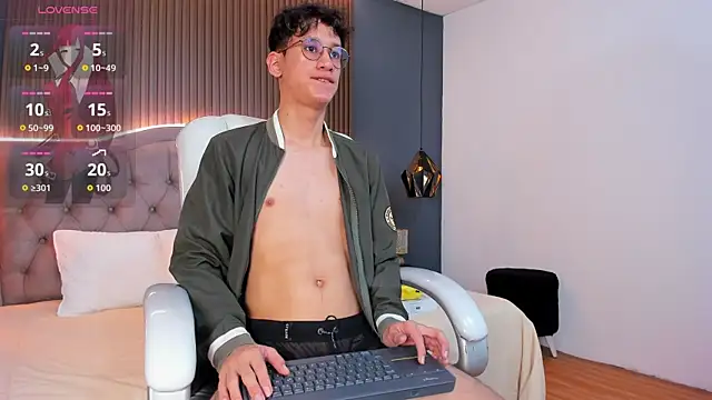 Cum hunters online show from October 18, 7:25 pm