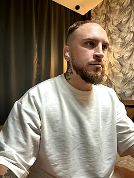 Snapshot of _XxX-XxX_ chatting on October 5, 7:23 pm XxX-XxX online show from October 5, 7:23 pm