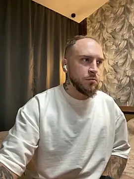 Snapshot of _XxX-XxX_ chatting on October 6, 9:34 pm XxX-XxX online show from October 6, 9:34 pm