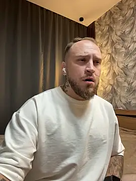 Snapshot of _XxX-XxX_ chatting on October 7, 10:18 pm XxX-XxX online show from October 7, 10:18 pm