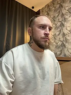 Snapshot of _XxX-XxX_ chatting on October 14, 10:43 pm XxX-XxX online show from October 14, 10:43 pm