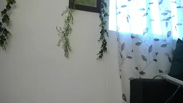 Sophiaa Gomez online show from December 1, 11:37 am