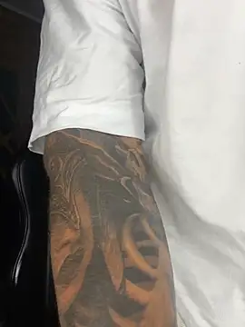 Snapshot of Brad_Summer chatting on March 8, 2:04 am Brad Summer online show from March 8, 2:04 am