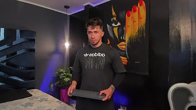 Snapshot of Brad_Summer chatting on March 19, 11:20 pm Brad Summer online show from March 19, 11:20 pm