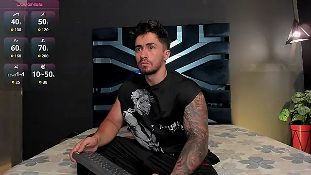 Snapshot of Brad_Summer chatting on March 26, 11:21 pm Brad Summer online show from March 26, 11:21 pm